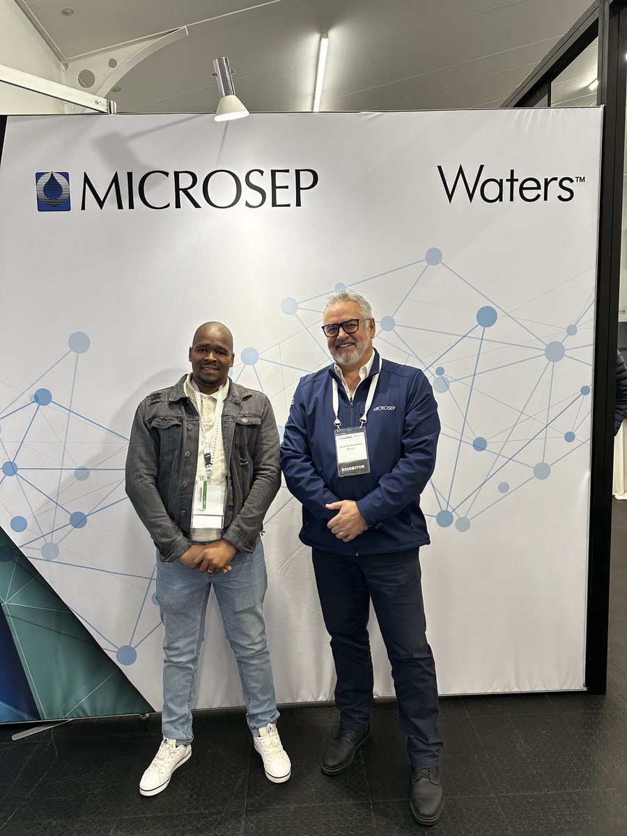 Imbewu_MG's tweet photo. We spotted Microsep (Waters) @saabmb 2024 conference and our supervisor/PI couldn’t help but take a picture with the exhibitor.
@go2uj @iubmb @Univenofficial @Microsep
#LC_MS #Omics #Metabolomics #Chromatography #SASBMB2024 https://t.co/H74YcvRlvP