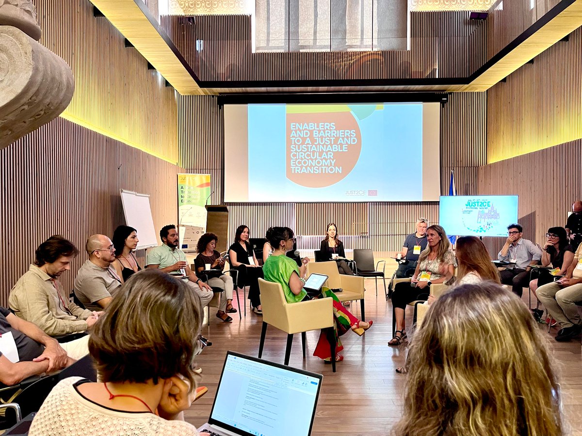 MedWaves_Centre's tweet photo. ๐ Our double and enriching panel session, 'Mainstreaming the Path to a Just Transition,' is underway. We've discussed the need to change our approach to sustainability by reframing the concept of #wellbeing, and also about quantifying the costs of the #JustTransition๐
#JUST2CE https://t.co/Zxsww7cpuF