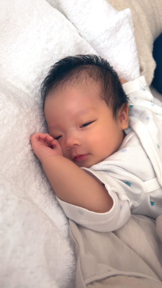 justy_now's tweet photo. 皆さんお元気ですか？

ご報告ですが、じゃすおが誕生しました🐣

じゃすこ共に宜しくお願い致します🤲 https://t.co/JG1H62dU5r