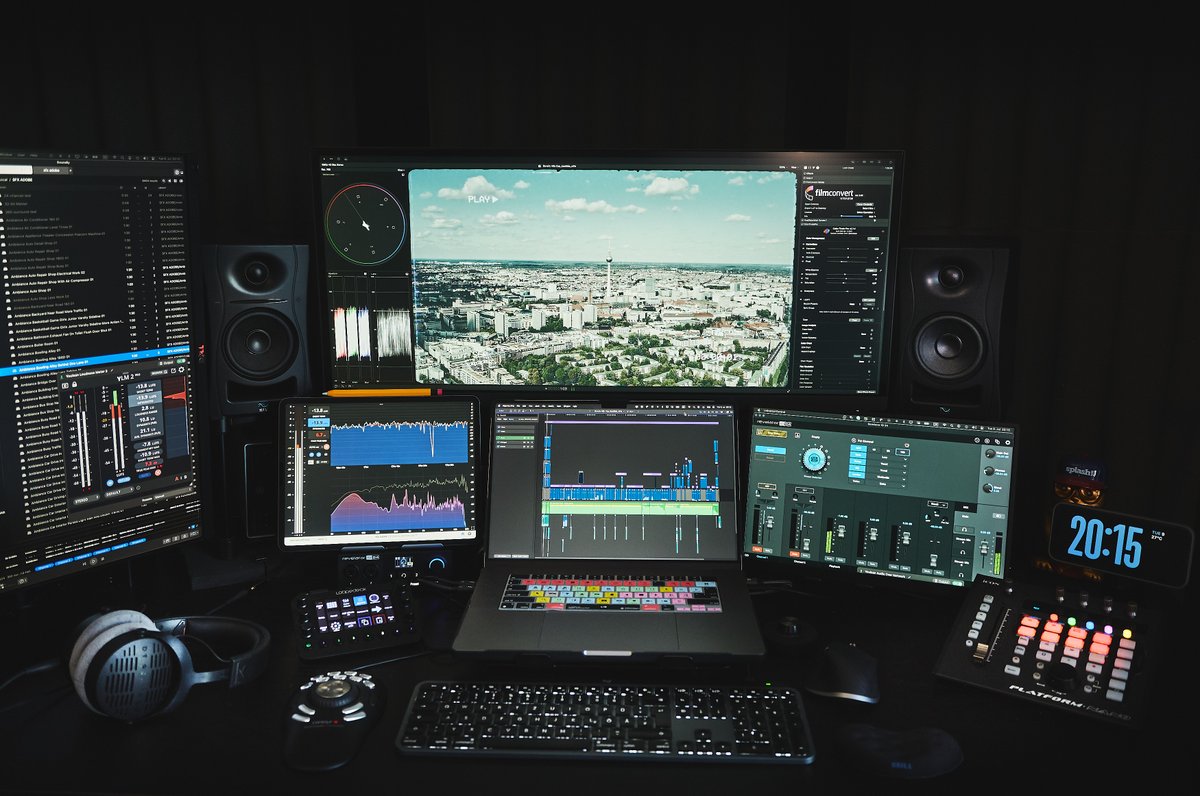 micha_schmidt 📸😎 (@michaschmidt) on Twitter photo Studio / Edit-bay update...
Final Cut Pro, PreSonus Studio One, Capture One on a MacBook Pro M1 Max
<a href="/PreSonus/">PreSonus</a> io24, <a href="/KaliAudio/">Kali Audio</a> LP-UNF, <a href="/Loupedeck/">Loupedeck</a> Live, icon Platform Nano, Youlean Loudness Meter Lite on iPad Pro... <a href="/BenQEurope/">BenQ Europe</a> PD3420Q Ultrawide, <a href="/beyerdynamic/">beyerdynamic</a> DT 900 Pro X... Studio / Edit-bay update...
Final Cut Pro, PreSonus Studio One, Capture One on a MacBook Pro M1 Max
<a href="/PreSonus/">PreSonus</a> io24, <a href="/KaliAudio/">Kali Audio</a> LP-UNF, <a href="/Loupedeck/">Loupedeck</a> Live, icon Platform Nano, Youlean Loudness Meter Lite on iPad Pro... <a href="/BenQEurope/">BenQ Europe</a> PD3420Q Ultrawide, <a href="/beyerdynamic/">beyerdynamic</a> DT 900 Pro X...