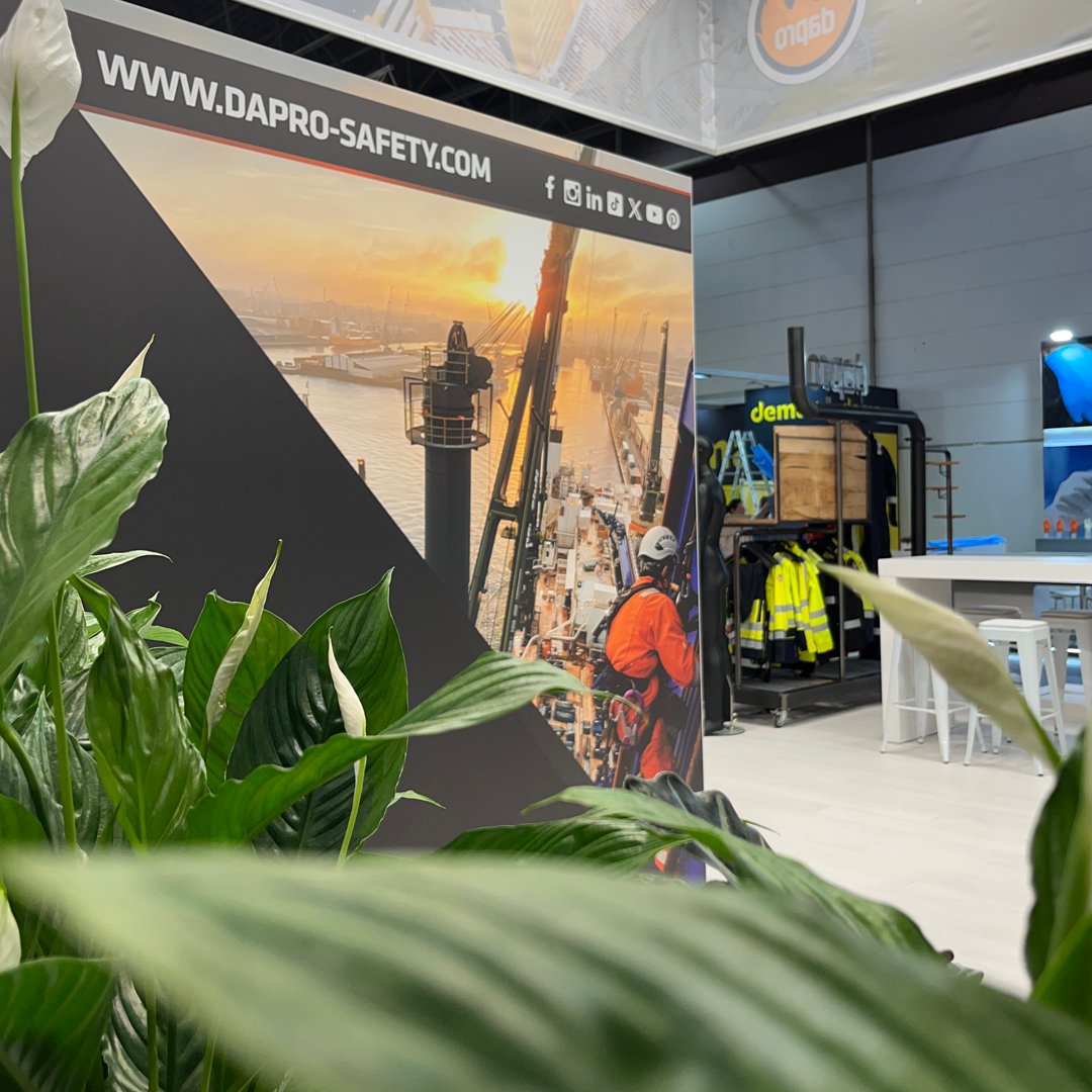 dapro_safety's tweet image. Throwback to A+A 2023! Of course we will be back in Düsseldorf next year. Our team is already looking forward to meeting you again!

@aplusa_tradefair #aplusa #aplusa2025