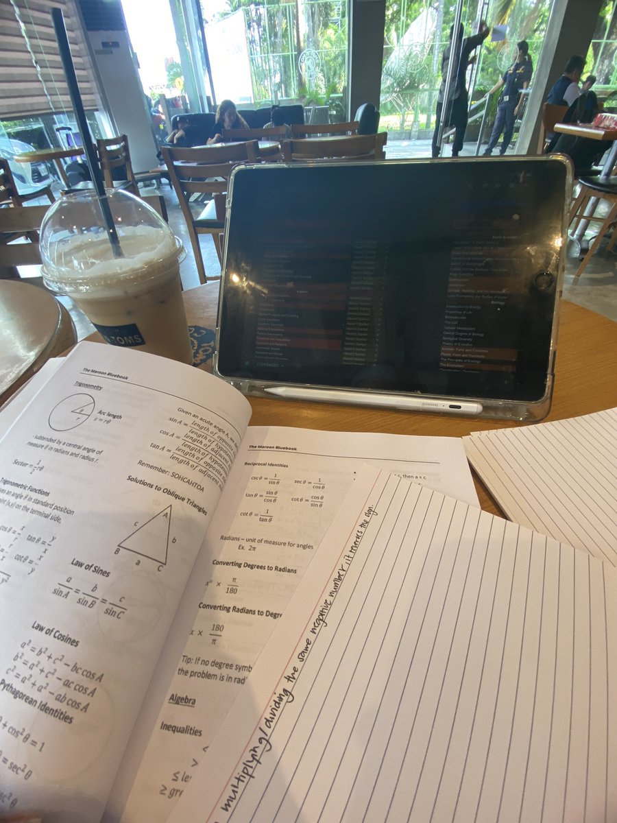 jusfim's tweet photo. ୧ ׅ𖥔 ۫  day 1/31 of upcat ⋄ 𓍯

I’ve only started studying 😭 well its sleepless nights till d-day. so far not so good, trying to be consistent! 

#studytwt #studytwtph #lifetwt https://t.co/48aktaH9zd