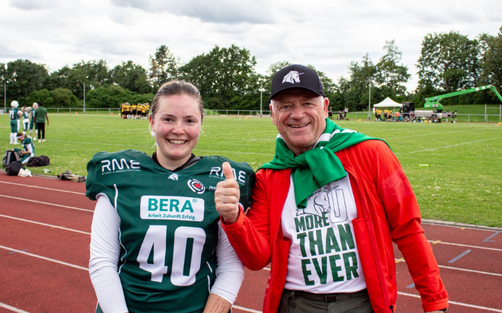 BERAGmbH's tweet photo. Wir unterstützen die American Footballerinnen und Footballer der Schwäbisch Hall UNICORNS🦄 kostenlos bei der Suche nach einem Job, einer neuen beruflichen Perspektive, einer Ausbildung oder einem Studium: https://t.co/C2mAJqwmGO
#Recruiting #PerfectMatch #americanfootball https://t.co/W4tsxHI9Jz
