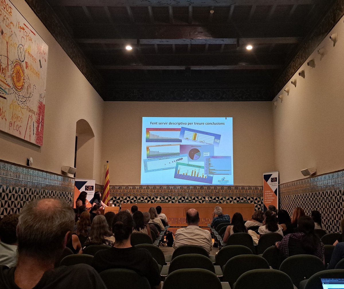 lluismora's tweet photo. Presentació de treballs del planter de sondeig i experiments, dins de la jornada "Estadistica i Educació".
Segurament el sentit estocastic és dels més importants en l'educació actual.
#dades #estadística #atzar https://t.co/VmwXFwP1Ii