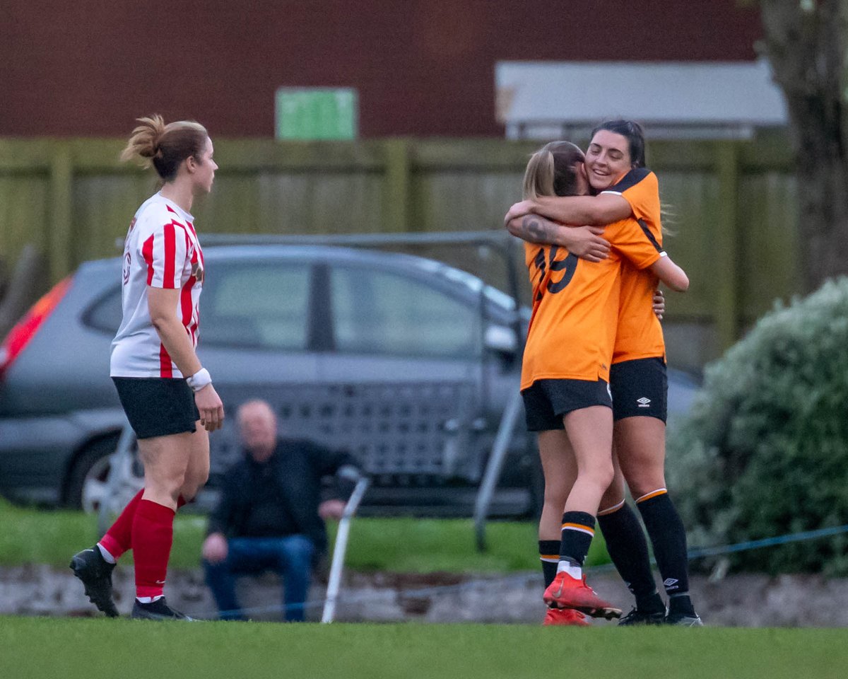 SSFCWomen's tweet photo. 🎶 Ellie White, Ellie White... 😅

Join us in wishing @EllieWhite456 a very happy birthday today! 🎊

#SSFC #AlwaysReady https://t.co/garwgL2rjK