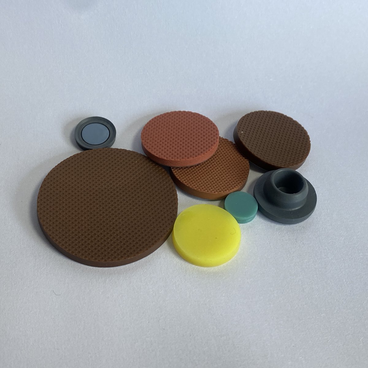 DaisyX76542's tweet photo. As common industrial gasket materials, PTFE, rubber, and silicone each have unique advantages. Which material is best for your application?

#aijiren #laboratory #IndustrialSealingMaterials #PTFEGaskets #RubberGaskets #SiliconeGaskets #glassvial #samplevial #ChemicalResistance https://t.co/dKbYyQNboe