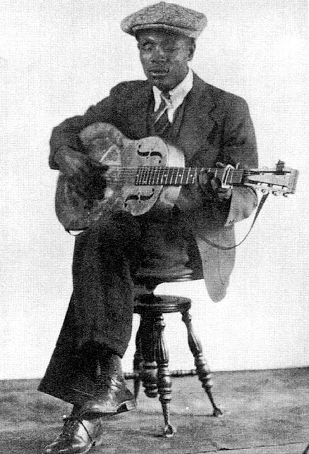 peterparcek's tweet photo. Happy B'Day July 10 to Blind Boy Fuller blues guitar great!
Step It Up & Go https://t.co/wcEm3GpWHZ
Pistol Slapper https://t.co/AwHLeiyveA
East Coast Piedmont Style https://t.co/mem4sm9mcO
#Blues #bluesmusic #fingerpicker #guitarist #singer https://t.co/xEzcQOMVJz