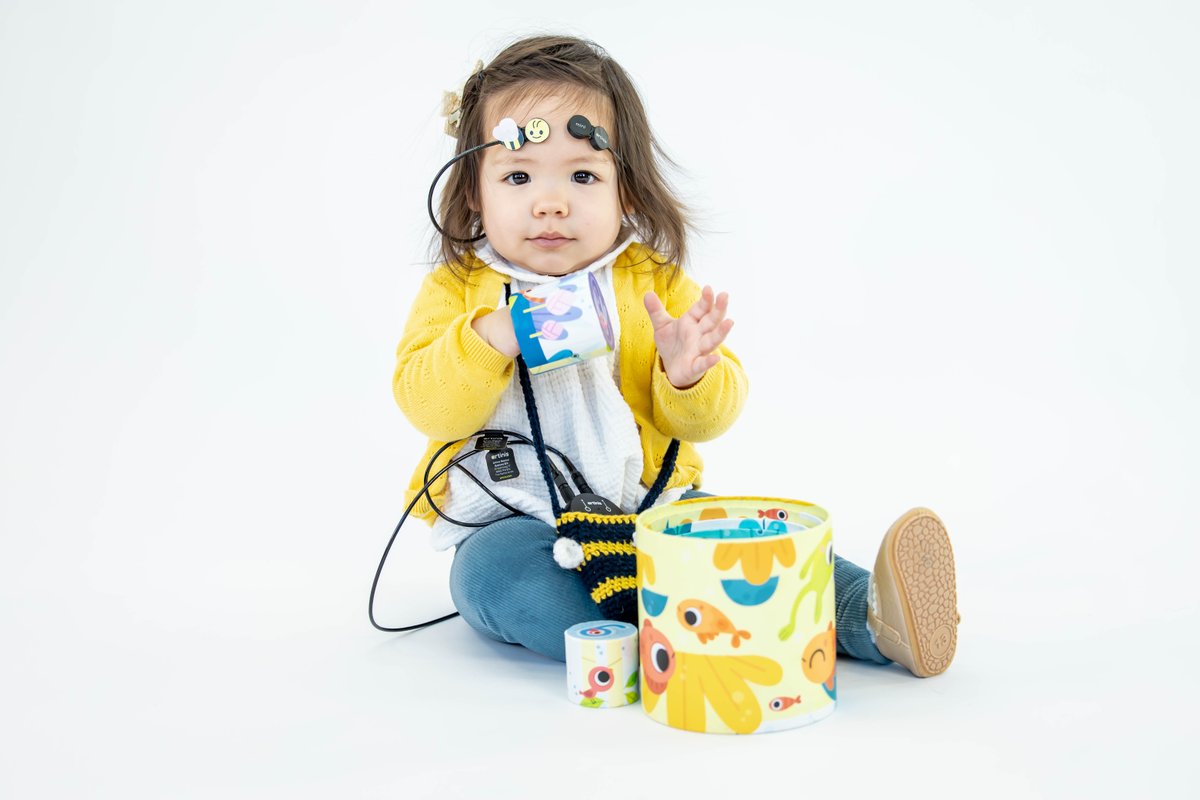 Artinis_MS's tweet image. 🟡Visit us and try out our mini #fNIRS devices at ICIS 2024 today/tomorrow in Glasgow, Scotland in the United Kingdom. 🧠🐝
@Infantstudies #ICIS2024 #earlybraindevelopment