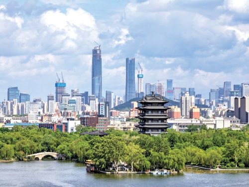 JinanofChina's tweet photo. Chaoran Tower stands as a symbol of historical elegance and cultural significance in the heart of #Jinan. At 5:00 pm, lights illuminate the tower, captivating crowds with their awe-inspiring brilliance. #DynamicJinan https://t.co/e4IldKeGSD