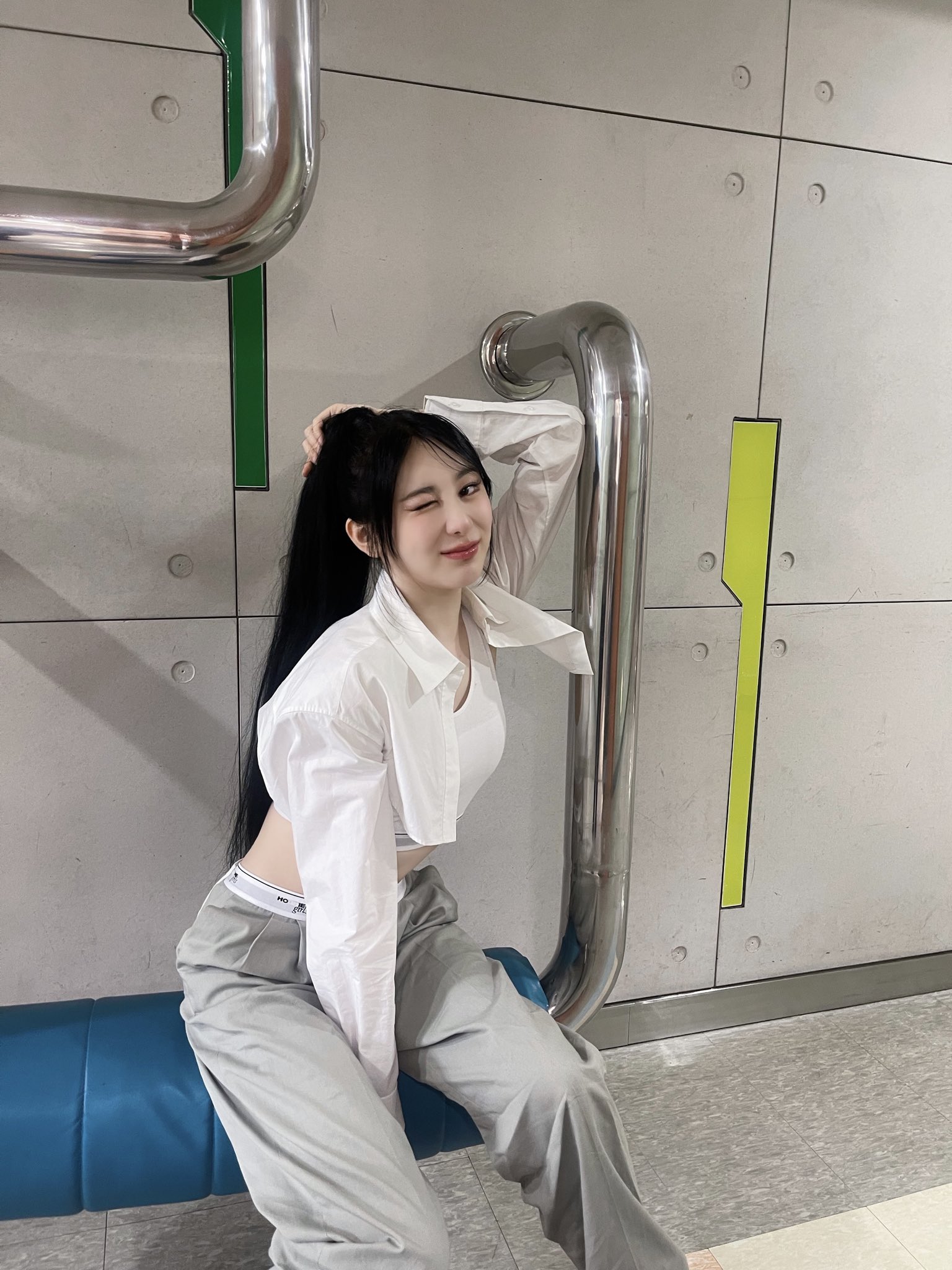 GSHY0F7aUAIxdOu?format=jpg&name=large