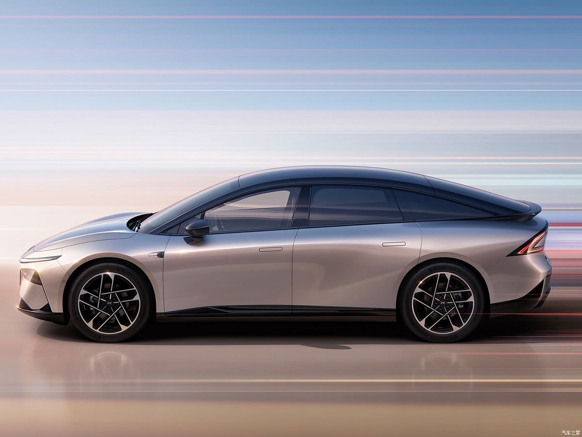 AfonsoEV_'s tweet photo. @XPengMotors to launch the executive sedan P7+ in Q4 — the first model without LiDAR.
The brand is confident enough in its vision only tech to make the decision of cutting LiDAR, which represents a significant cost per vehicle. Design wise looks good, I want to see it in person asap. $XPEV