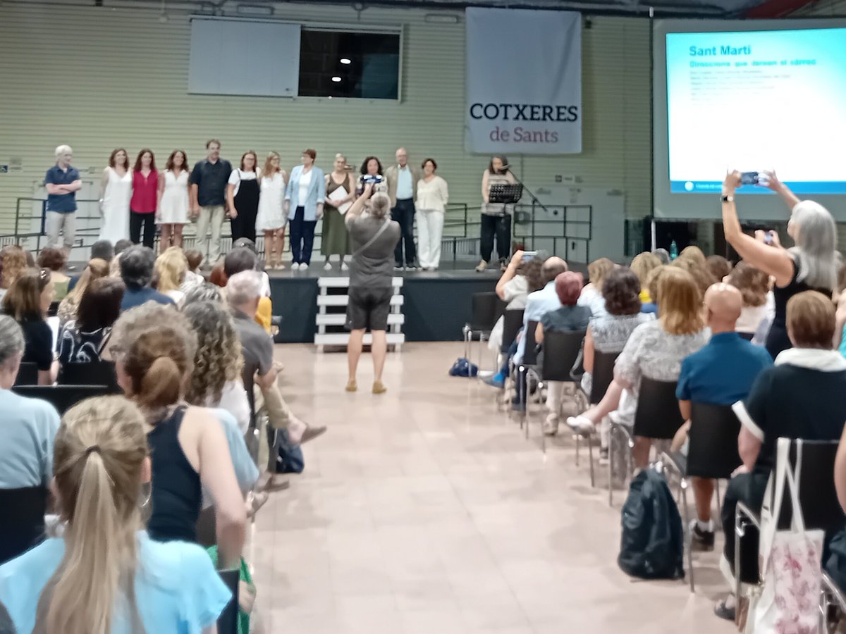 Cloenda del curs 23-24 amb les direccions <a href="/consorciedubcn/">Consorci d'Educació</a>. Ha estat un espai per agrair la gran tasca que han fet i per acomiadar i donar la benvinguda. Gràcies!
🎯El SE seguirem estant al vostre costat per remar plegades per millorar les oportunitats educatives de tot l'alumnat