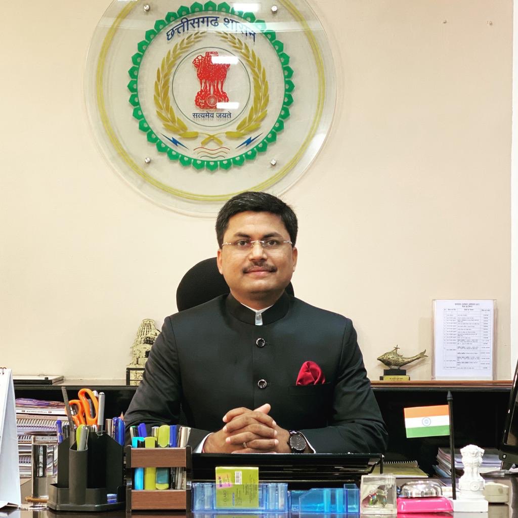 Today, I read about <a href="/divyamittal_IAS/">Divya Mittal</a>'s work on bringing water to Lahuria Dah, <a href="/Sandy_Nanduri/">Sandeep Nanduri</a>'s work on Cafe-Able in TN, <a href="/AwanishSharan/">Awanish Sharan 🇮🇳</a>'s work on Sangi Express in Chhattisgarh &amp; <a href="/Shashanka_IAS/">Shashanka Ala IAS</a>'s work on "Kan Sikul, Kan Huan" in Mizoram.

Made me realise WHY I started this journey!