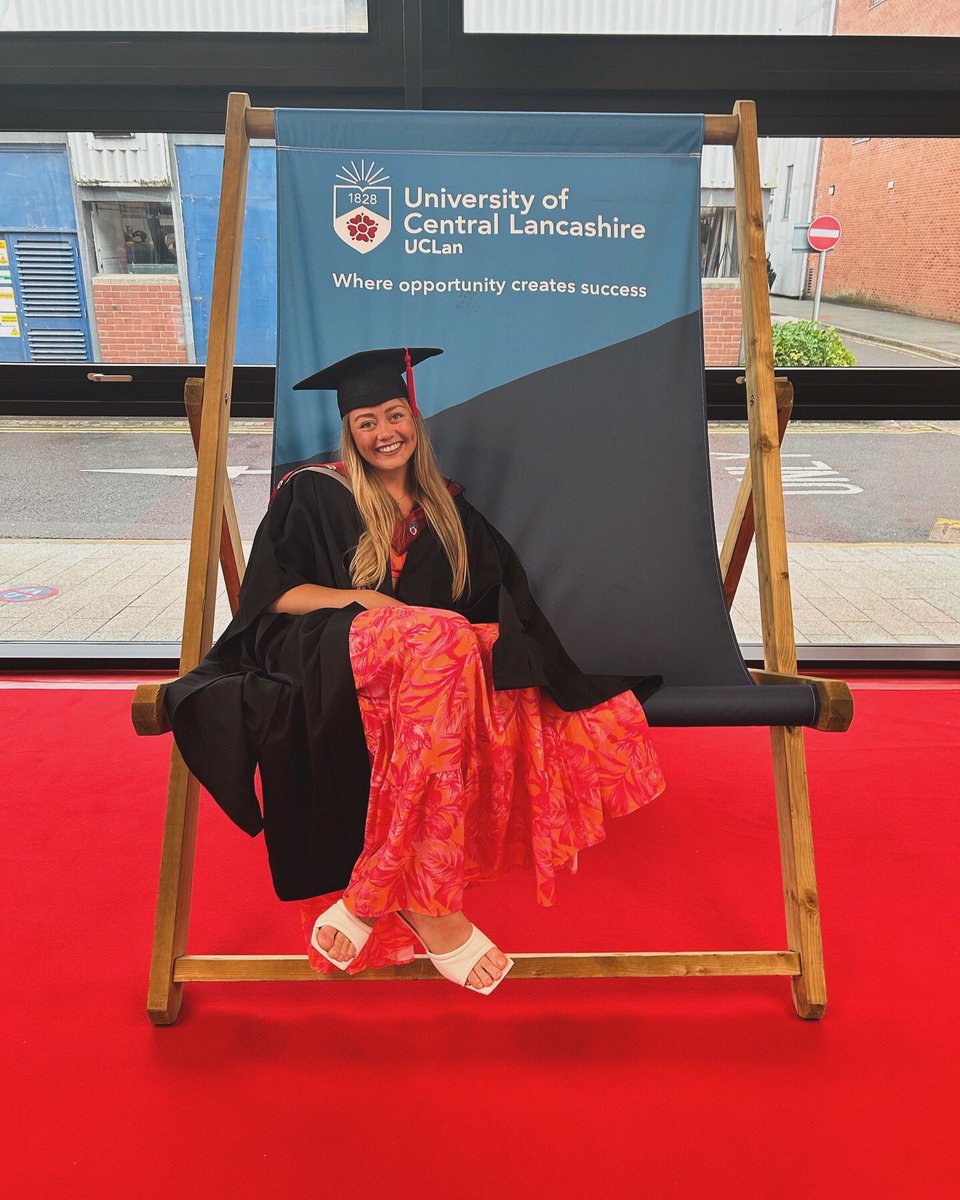 physioashleigha's tweet photo. Celebrated yesterday, graduating with a MSc in Sports Medicine with distinction👩🏼‍🎓🎓🎊 https://t.co/sRUnGMZY3h