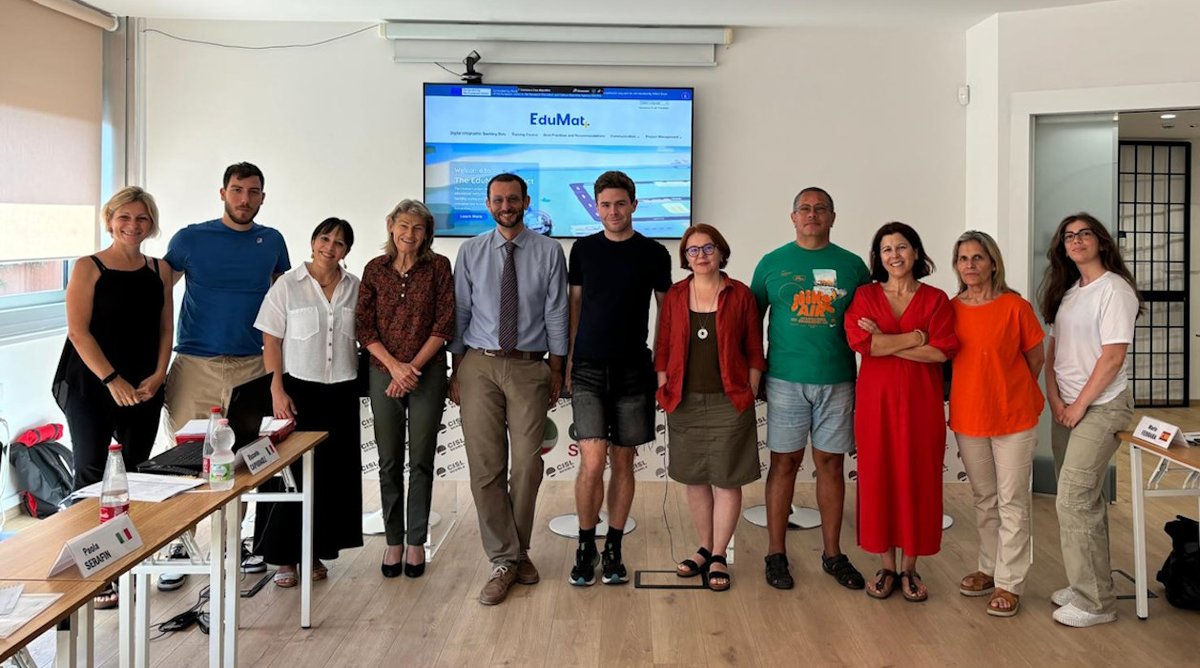 cislscuola's tweet photo. Riuniti per due giorni a Roma i partner di #EduMat+, progetto europeo a guida CISL Scuola su coding e STEAM 👉https://t.co/9bbkxsi1vi @CislNazionale @MIsocialTW @TecnicaScuola @Tuttoscuola @orizzontescuola https://t.co/ufwhy9GXZV