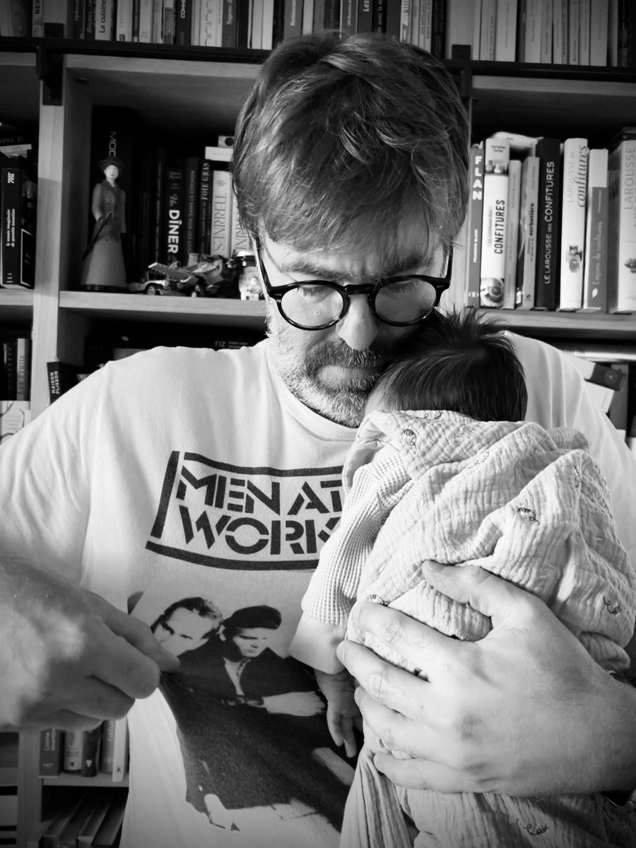 Contrairement aux apparences, le service administratif ainsi que la production de <a href="/ConserveAnatra/">ANATRA conserverie moderne</a>  fonctionne à plein régime.
- une facture = un bibi
- deux mails = un massage
- un B L = une berceuse

Ministère de l'homme. Vous en avez, nous aussi !!!

Bisous…