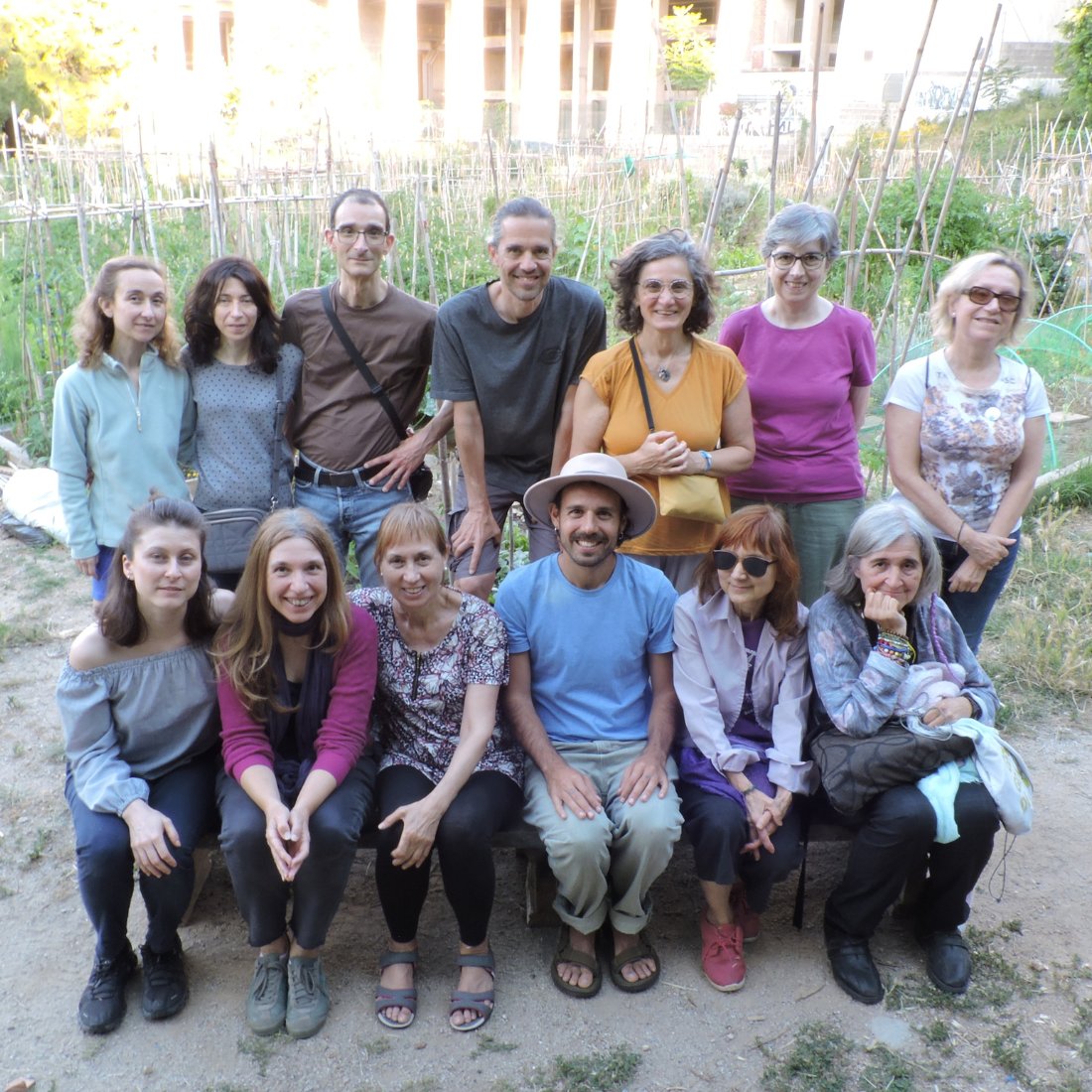 CCElSortidor's tweet photo. @Fonttrobada 🌿 I vam acabar la ruta fent un tast amb patés vegetals i untables fets amb les herbes comestibles que ens va descobrir el Pau, naturalista, Doctor en Ciència i Tecnologia Ambiental i autor de la "Guia de la flora urbana dels Països Catalans" publicada per
@Cossetania.

#ataula https://t.co/vBkU6mUQwP