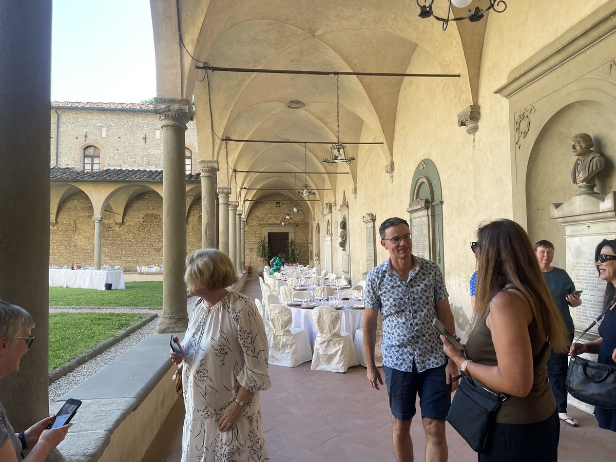 Glimpses from the symposium dinner at an amazing venue, with even better food! 🥗 🍝