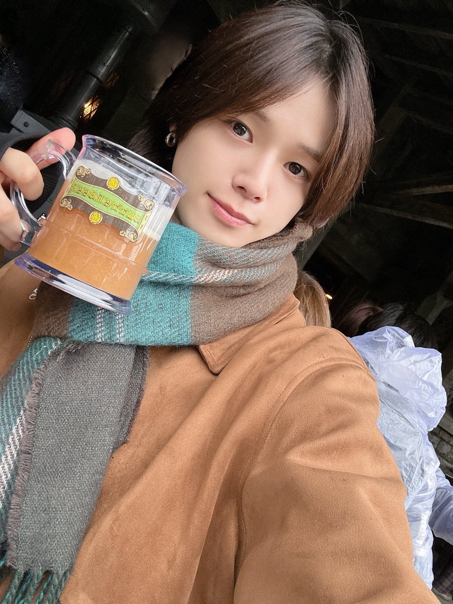 Ktwt_'s tweet photo. awe and stupefaction would inherently pervade one’s perception of koga in beholding these photos, given that they accentuate the versatile feature of his magnificent being. while the exhibition of his glamour is constant, variability is recognized in the charms each photo oozes. https://t.co/Z60x1pK212