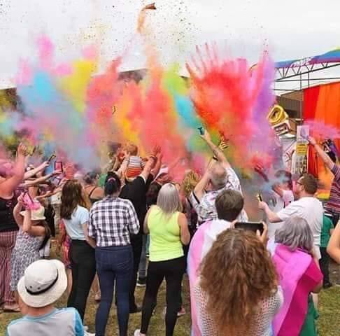 AgeCymruDyfed's tweet photo. Catch us at Llanelli Pride this Saturday, 13 July. A great event for all. Pop by our stand, say hi! #llanellipride ππ«Άπ₯³
Daliwch ni yn Balchder Llanelli dydd Sadwrn yma, 13 Geoff. Digwyddiad gwych i bawb ei fwynhau. Galwch heibio a dweud helo!
https://t.co/GGfWai1SG6 https://t.co/iFDRduKpDK