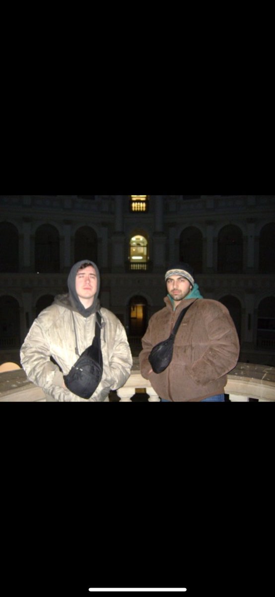 80’ler kışından bir kare kendisini bir kere gördüm çok değişmiş çok daha mutlu