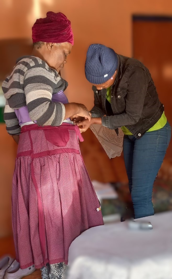 SU_GlobalSurg's tweet photo. Mentor Mothers (a cadre of community healthcare workers) is making a difference in the community, one home visit at a time by screening and referring diabetes mellitus and diabetes foot infection clients to care. 
#CommunityHealthcareWorkers #Diabetes https://t.co/1rpUP5mzvR