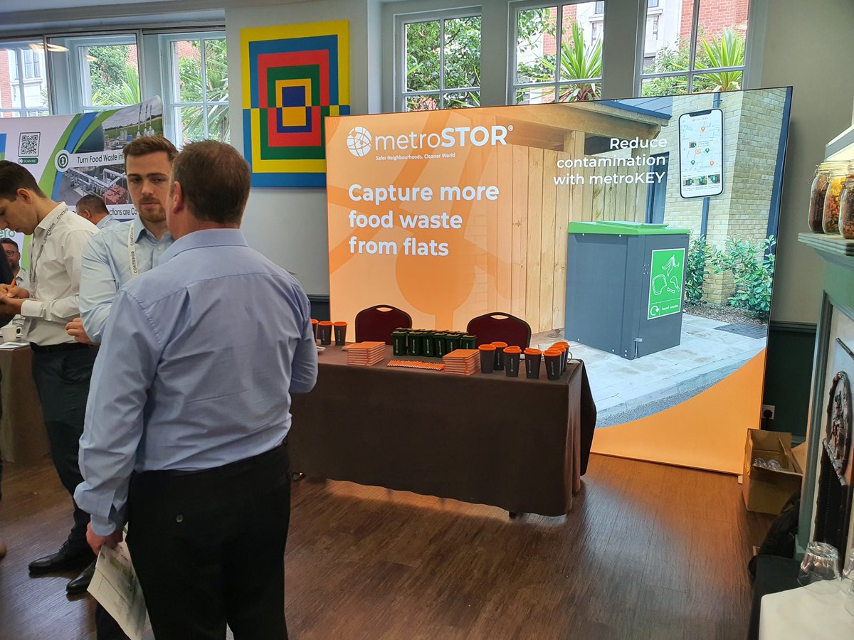 Great discussions happening at The London Conference today, with flats recycling being hailed as the 'next frontier' in achieving a zero waste economy in London. 

#recycling #flats #wastemanagement #circulareconomy
