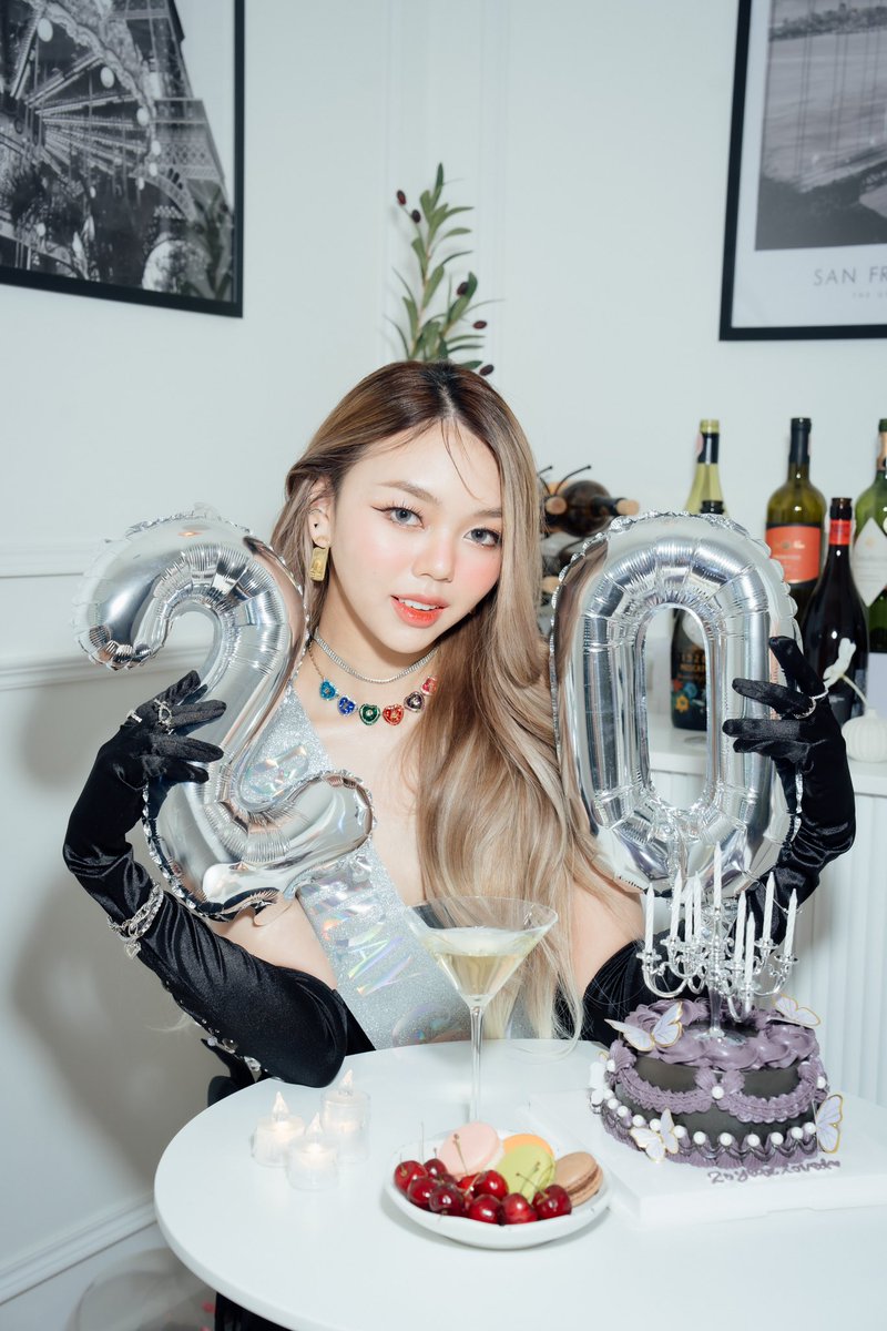 ssnyyy's tweet photo. Chapter 20 begins~ 🎂🥳 

#BirthdayCelebration 
#ssnyyy 
#SNYsunny https://t.co/swhMXsFMXk
