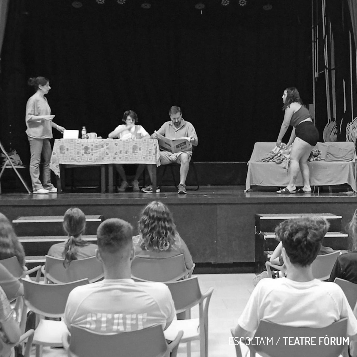 impactat_teatre's tweet image. Amb els joves del casal d'estiu de #Castellolí hem treballat les relacions igualitàries dins l'àmbit familiar. Amb el #teatrefòrum d'Escolta'm!