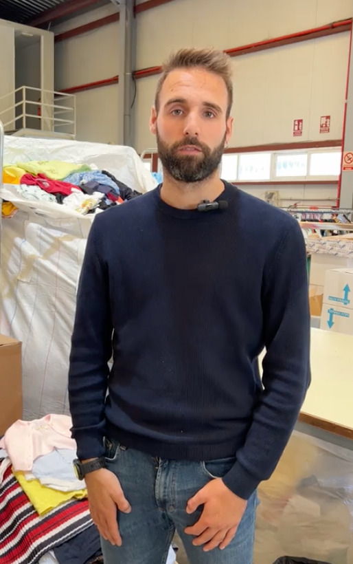 ValenciaCaritas's tweet photo. ♥️ #CáritasValencia #DDHH Carlos Moure, gerente de la empresa de inserción @ArropaValencia nos recuerda que València es, durante este año 2024, la Capital Española de la Economía Social. 🌍 https://t.co/DIxQ3U2YwC