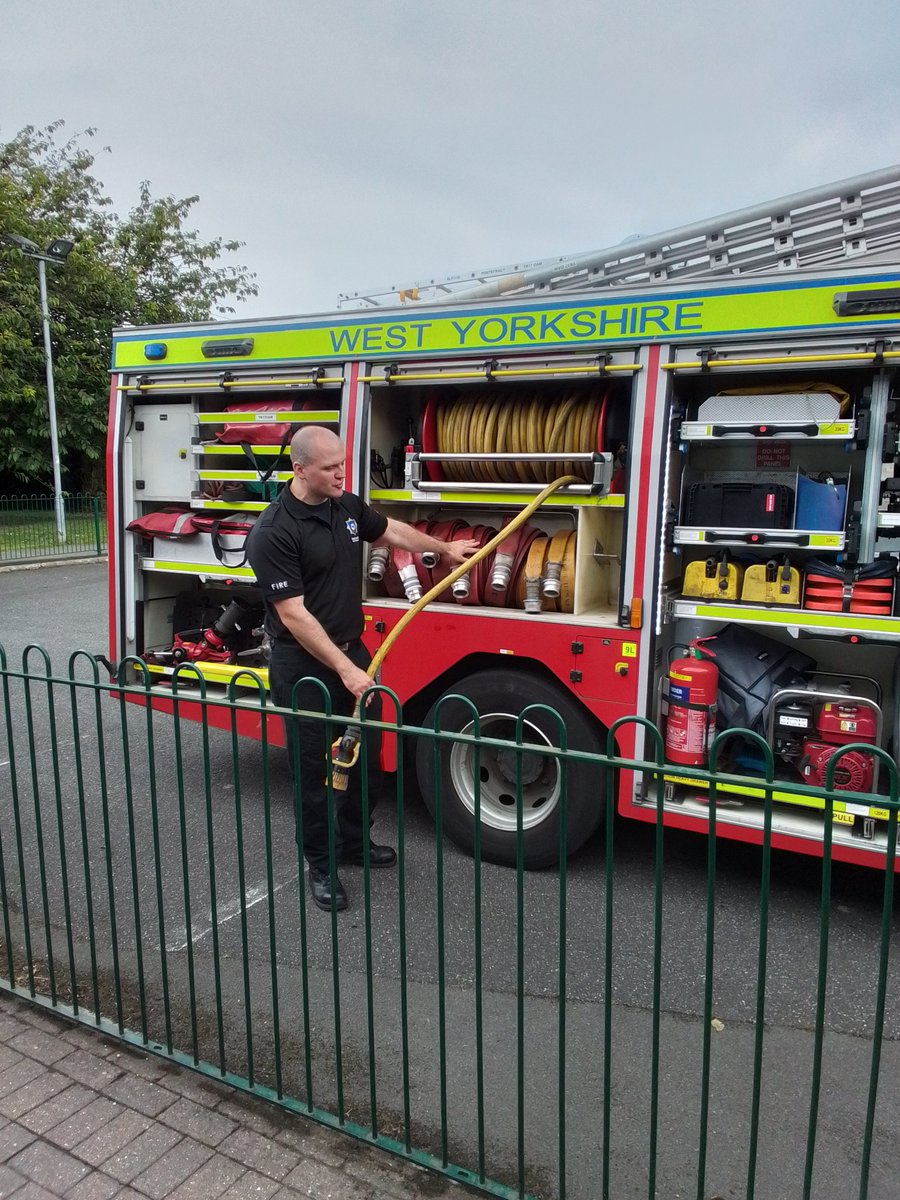 Year 1 Simpson’s Lane tweet media