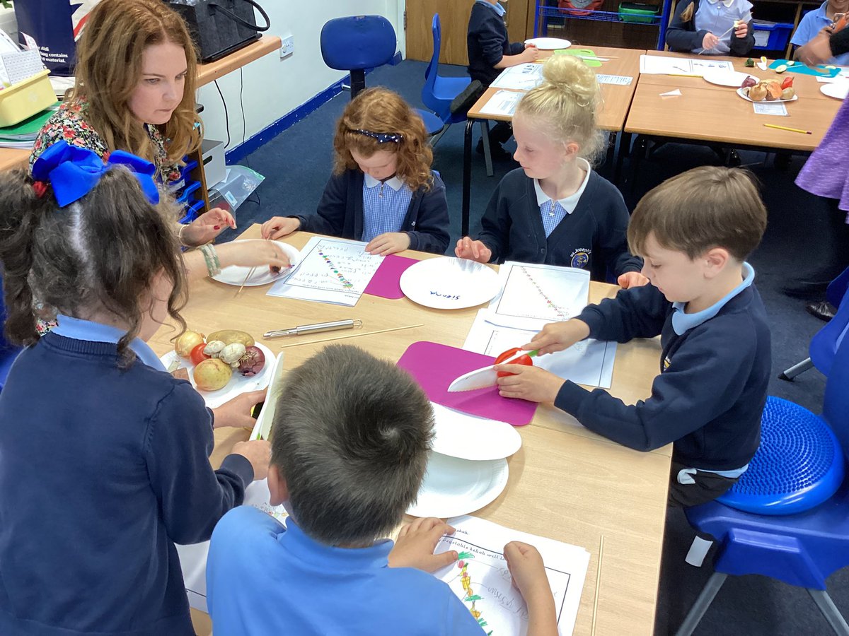 StJosephU's tweet photo. 1KW have been busy peeling and chopping veg for their vegetable kebabs. We can’t wait to try them. #SJUDT https://t.co/mMXcvluvG4