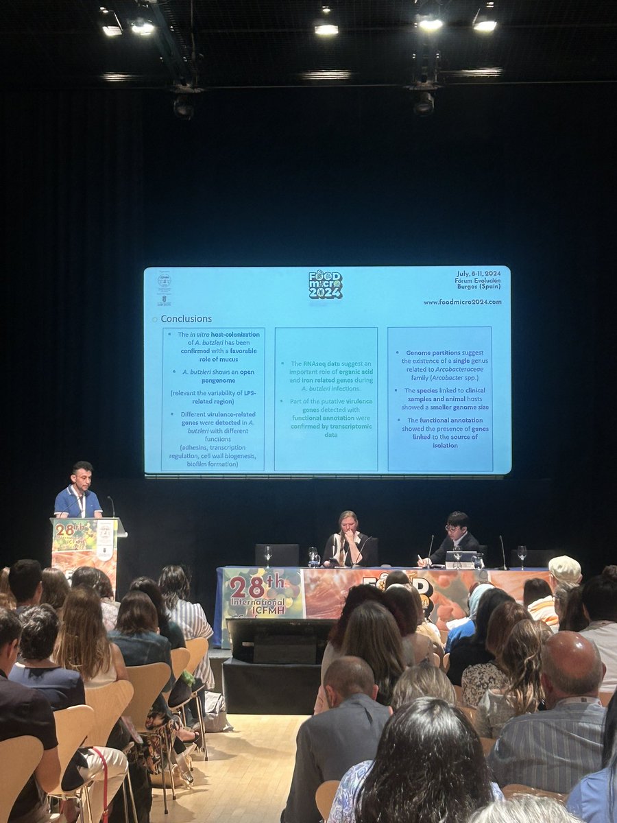 Sessions continue through the morning! #foodmicro2024 
A full Meeting room A for our Food Pathogen session!