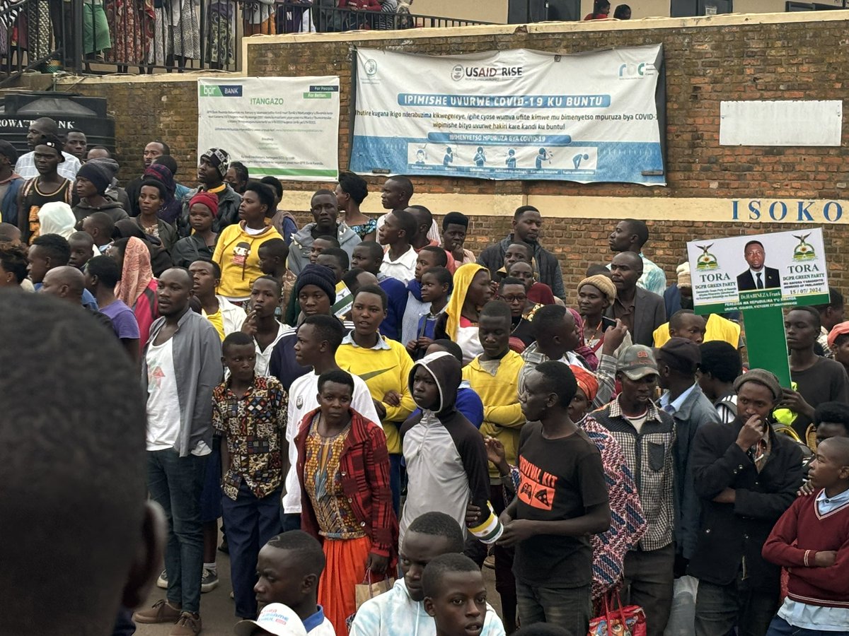DemGreenPartyRw's tweet photo. Live now :@GicumbiDistrict @Drfrankhabineza @JeanClaudeNtez2 @MasoJacky @NFPO_Rwanda @JayMurenzi #ToraHabineza #GreenParty #Waneza #Rwot https://t.co/l98hxOnaa5