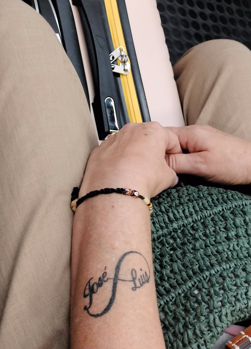 Visto en el metro:
"Infinito José Luis"