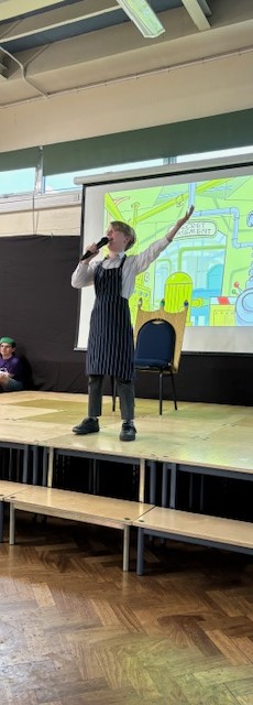 Massive well done to our Y5 and Y6 classes for their performance of Super Stan on Monday night. It was amazing!!