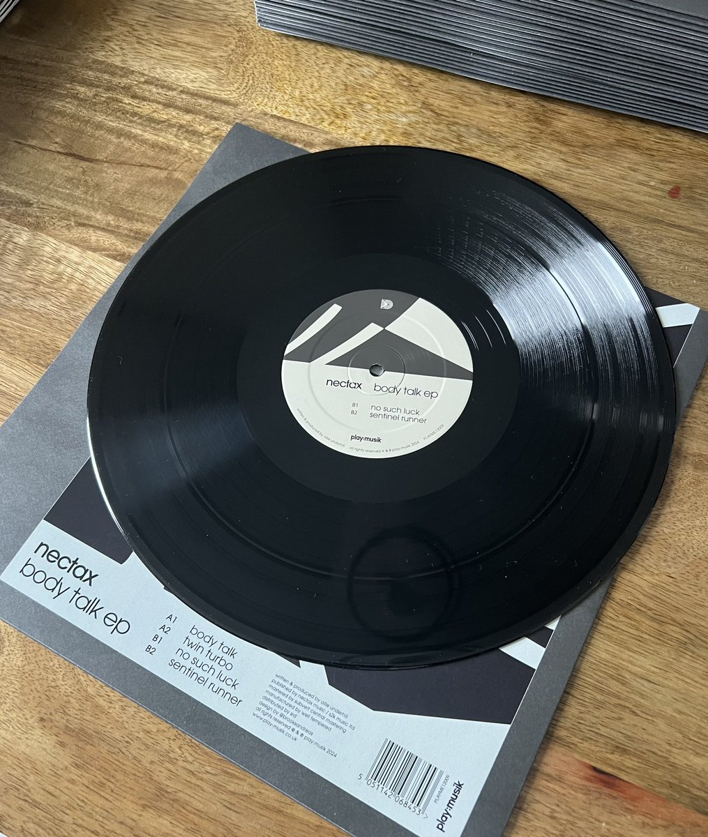 playmusik's tweet photo. Sleeves embossed &amp; stickered by @djflight.

Nectax Body Talk EP releases Friday, 26th July 2024. Pre-order now at https://t.co/FaSOv1j2nv.

📸 @imaaniiris 

#playmusik #nectax #bodytalk #ep #jungle #dnb #drumandbass #footworkjungle #vinyl #goodmusic #goodart #andreasbrooks https://t.co/hmNT3AI9oq