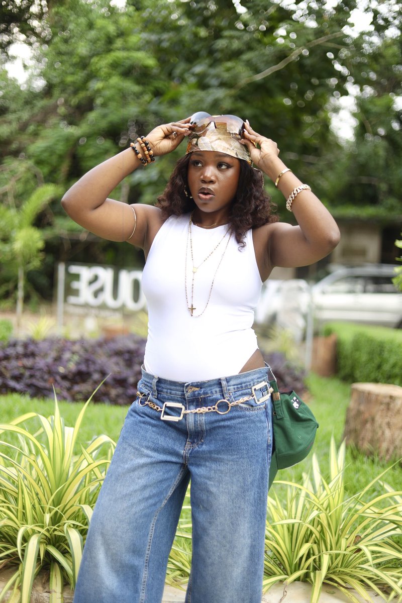 art_by_jacinta's tweet image. MAXIMUM COMPOSURE

Day 2 - Denim / Y2k day

#Finalyearweek