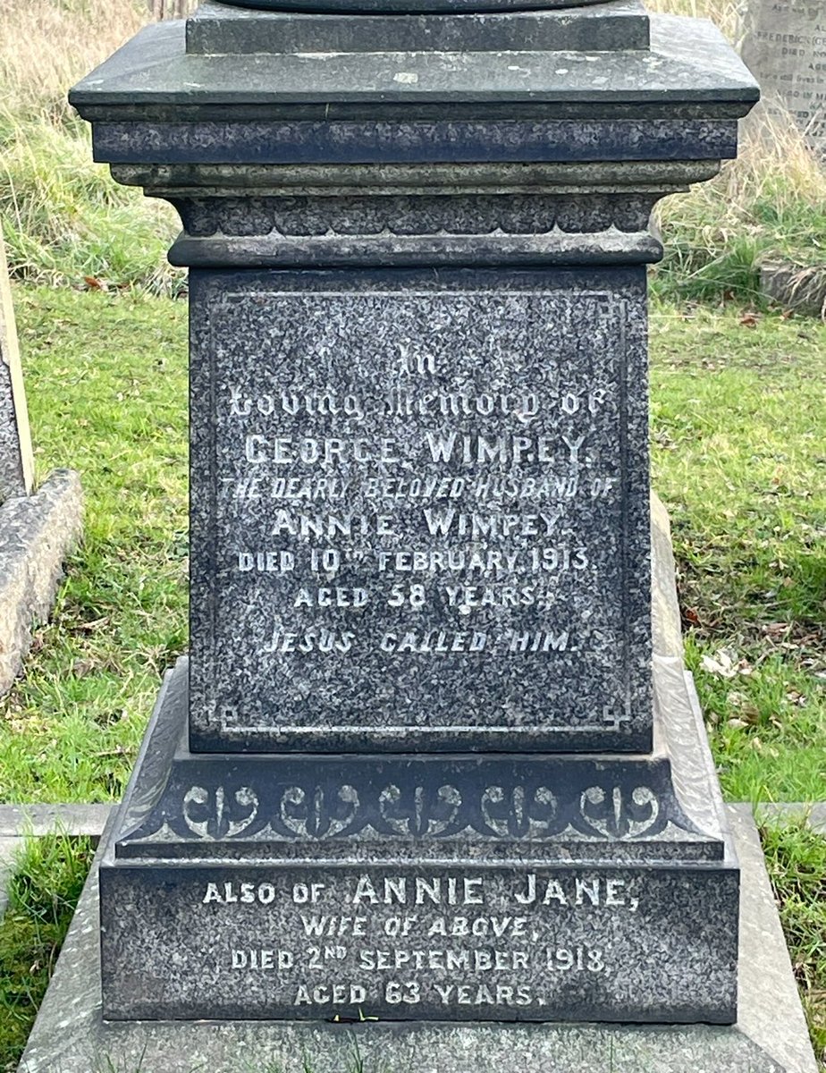 MargravineCem's tweet photo. @kafloyd @OldLondonW14 Yes he is! Here’s his grave. Broken column = “a life cut short” https://t.co/8a5xtTvazE