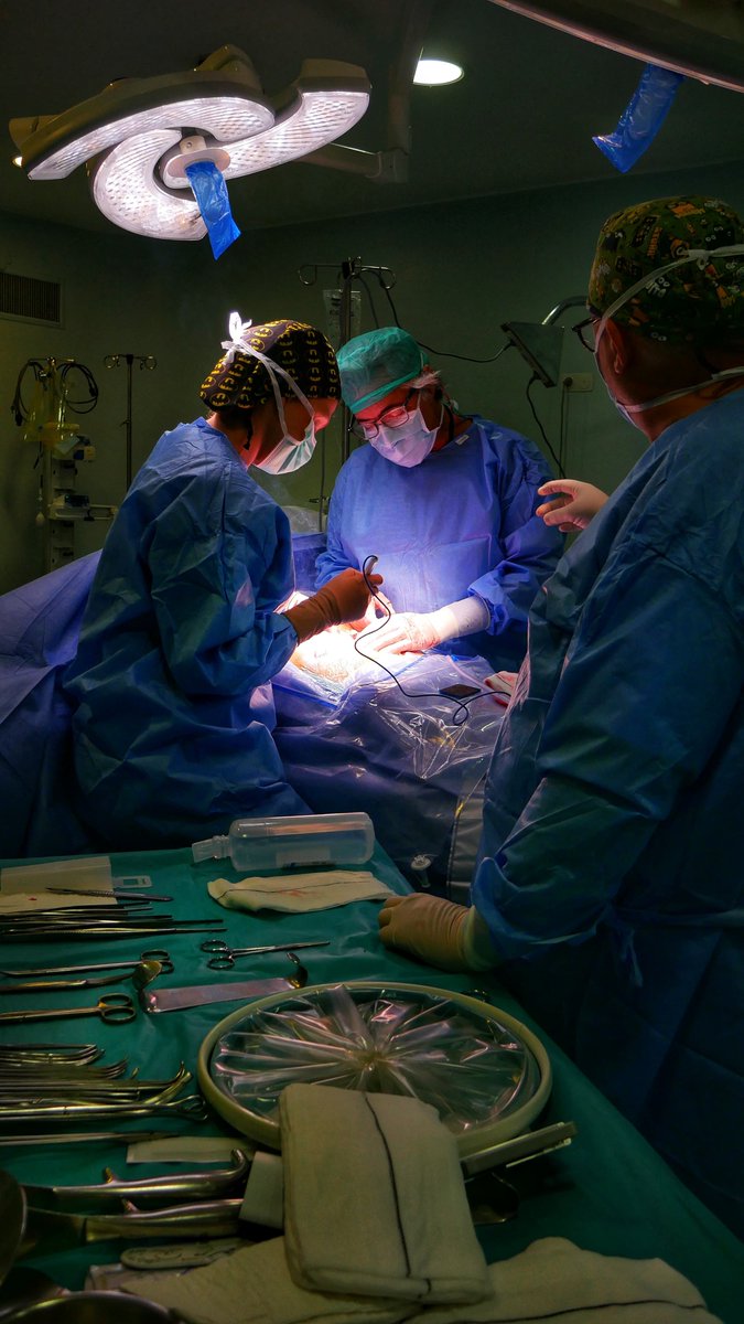 HospitalUVRocio (@hospitaluvrocio) on Twitter photo 🏥Nuestra Unidad de <a href="/CirugiaHUVR/">CirugíaGeneralHUVR</a> está formada por 180 profesionales. ✅En 2023 atendieron más de 33.000 consultas y más de 4.700 ingresos y realizaron más de 7.400 cirugías.
➡Puedes consultar más información de esta unidad en nuestra web: hospitaluvrocio.es/unidad/cirugia… 🏥Nuestra Unidad de <a href="/CirugiaHUVR/">CirugíaGeneralHUVR</a> está formada por 180 profesionales. ✅En 2023 atendieron más de 33.000 consultas y más de 4.700 ingresos y realizaron más de 7.400 cirugías.
➡Puedes consultar más información de esta unidad en nuestra web: hospitaluvrocio.es/unidad/cirugia…