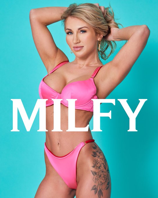 I&rsquo;m SO excited for you all to see this&hellip; my first ever pro scene drops today!!!   https://t.co/n4lzjnRBfR