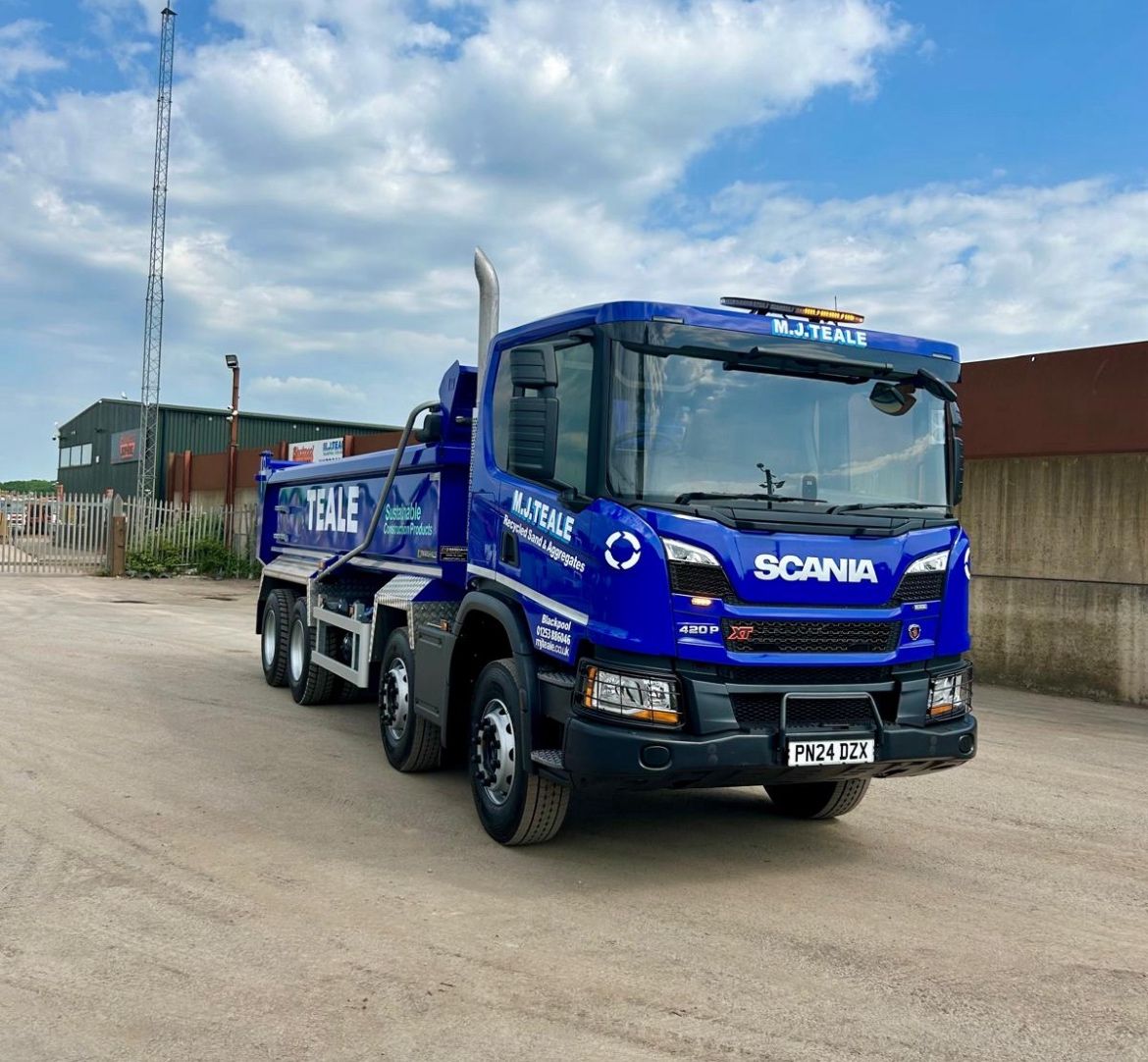 HaydockGroup's tweet photo. MJ TEALE Recycled Sand &amp; Aggregates take delivery of 2 fantastic looking Scania P 420 XT tippers.  Complete with Marshalls tipper bodies 😉 on a 4 year R&amp;M contract with the team at Preston Scania  
Thanks to Josh, Jake &amp; team for your business and trust in the Scania product 👌 https://t.co/EsQr7DQ6iA