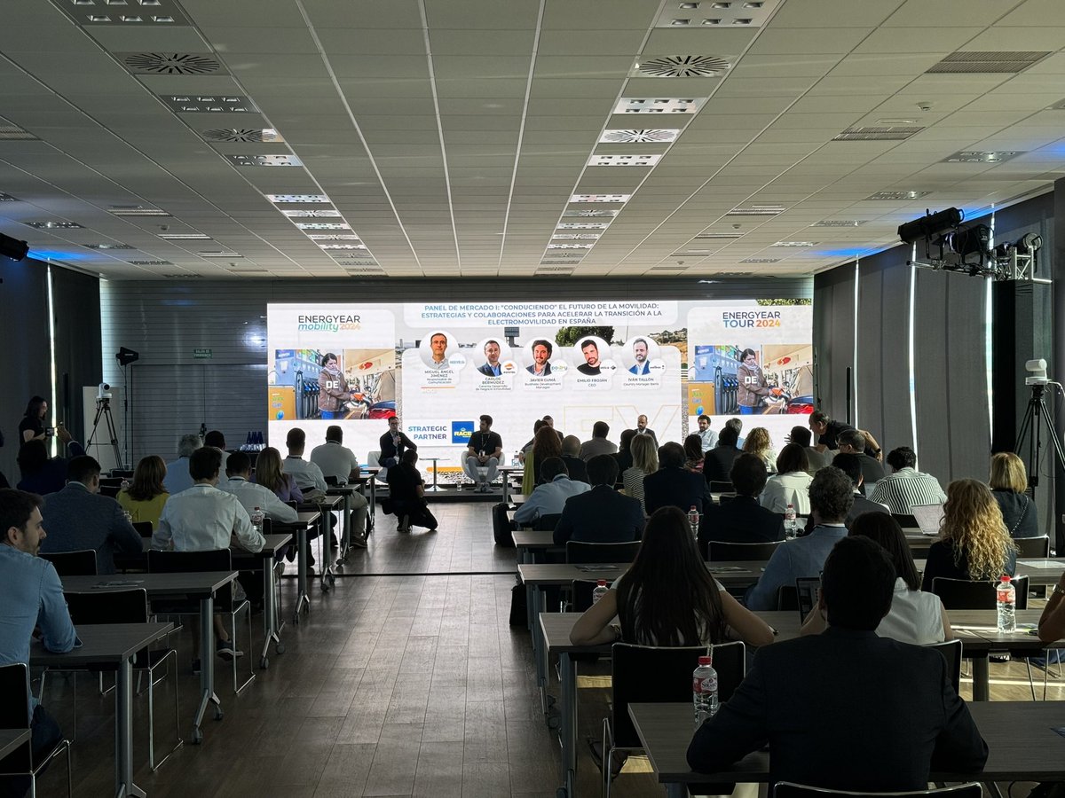 El director del Circuito de Madrid Jarama-RACE y director de la Fundación RACE, Ignacio Fernández, inaugura <a href="/NRGyear/">Energyear</a> Mobility 2024, que celebramos hoy y mañana en nuestras instalaciones. #EnergyearMobility