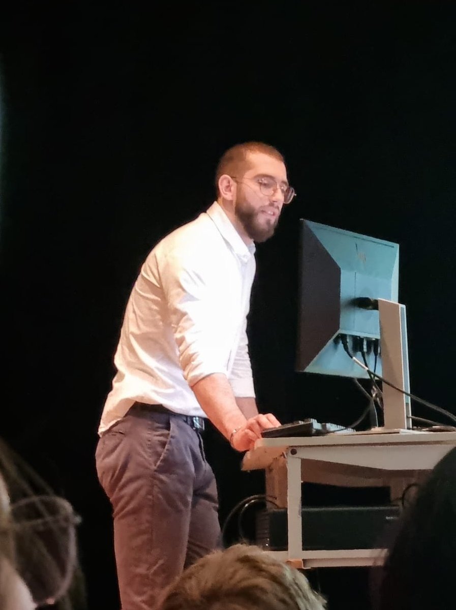 So proud of our PhD student <a href="/_amine59310/">Aminos</a>, who present his work on drug delivery systems at Lille. #Mycodays2024