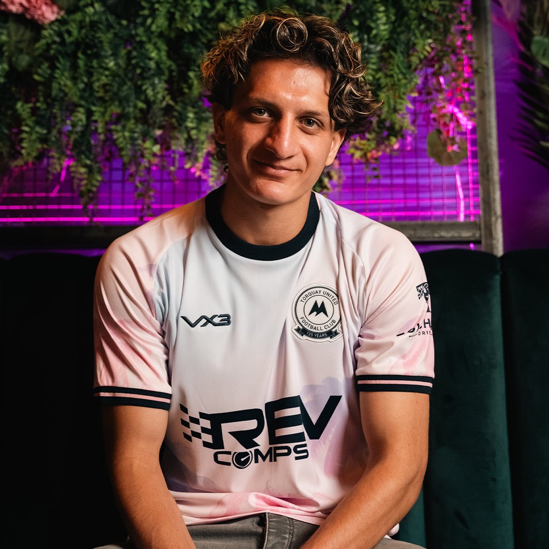 TUFC1899's tweet photo. 📸 Introducing...

Torquay United's 2024/25 Away Kit 🌴

#tufc @VX3apparel https://t.co/NDdTDRH9yi
