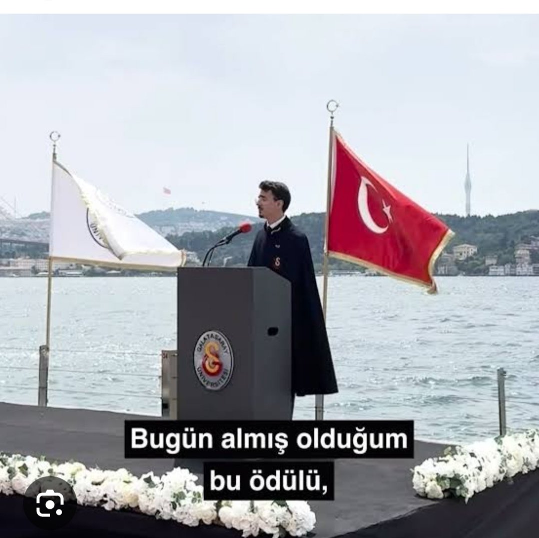 selmanogut's tweet photo. Galatasaray Üniversitesi Hukuk Fakültesi birincisi Mehmet Hasan Yacı gibi Ankara Üniversitesi Hukuk Fakültesi birincisi Kübra Aksoy da birincilik konuşmasını Gazze'ye ve Filistinli çocuklara ithaf etti.

Maşallah pırıl pırıl bir gençlik geliyor. Sayıları önemli değil. Çünkü nitelik nicelikten her zaman daha güçlü olmuştur.