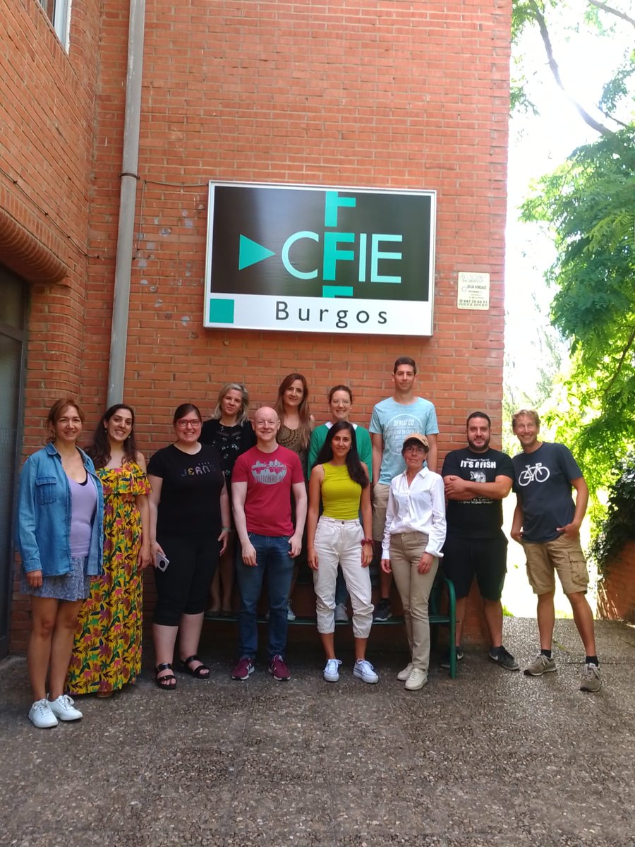 CFPIdiomas's tweet photo. And our teachers go on brushing up on their English with our course  ADVANCED ENGLISH at @cfieburgos
A  great opportunity to improve their linguistic skills while having fun and meeting other @educacyl teachers 
#formaciónCyL #internacionalizaCyL 
#innovaCyL #Escueladeverano2024 https://t.co/PPZVj9VefF