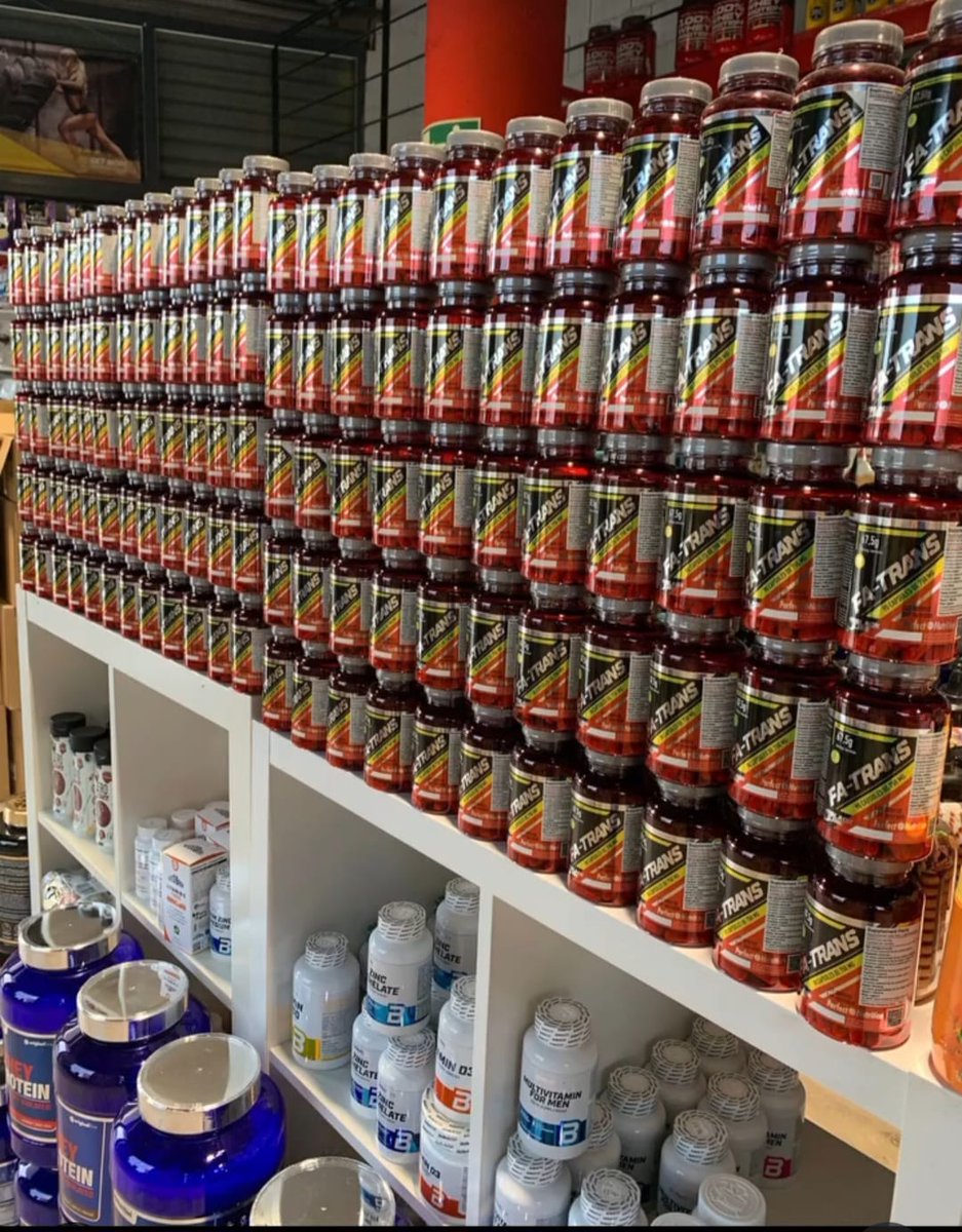 perfectnutrit's tweet photo. La mejor forma de estar asesorado sin duda es acudiendo a las tiendas físicas donde grandes profesionales del sector te esperan 😉💪🔝🔝🔝
@PerfectOfic 
https://t.co/QcgGu4zoIz 

#Perfectnutrition #tiendafisica #suplementacion #gym https://t.co/5zTGpwKg28