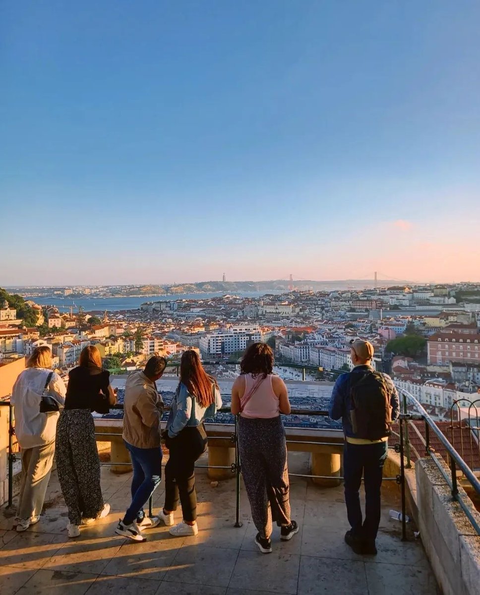visit_lisboa's tweet photo. What is your go-to viewpoint in Lisbon? Today, we end the day at 𝑀𝑖𝑟𝑎𝑑𝑜𝑢𝑟𝑜 𝑑𝑎 𝑆𝑒𝑛ℎ𝑜𝑟𝑎 𝑑𝑜 𝑀𝑜𝑛𝑡𝑒. 😉

#VisitLisboa 
https://t.co/wzvliFTiDB 
📍 Miradouro da Senhora do Monte
📷  @pereira.jose.carlos https://t.co/cxZF73ZKld