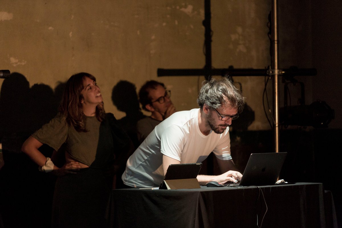Sergi Belbel, Marta Buchaca, Cristina Clemente i Jordi Galceran prenen el relleu de Clàudia Cedó, Llàtzer Garcia, Eu Manzanares i Joan Yago, participants del joc d'escriptura de l'any passat.

Un format original d’<a href="/escrituraenvivo/">escrituraenvivo</a> creat i dirigit per Marcos Xalabarder.